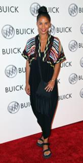 Joy Bryant feet photo thumbnail