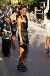 Joy Bryant feet photo thumbnail