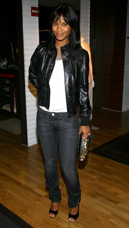 Joy Bryant feet photo thumbnail