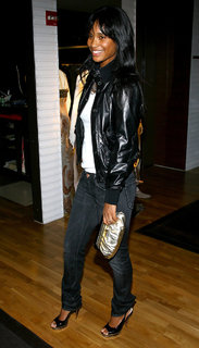 Joy Bryant feet photo thumbnail