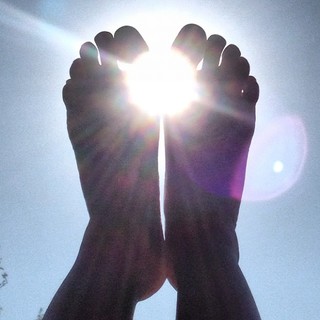 Joy Bryant feet photo thumbnail