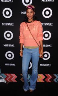 Joy Bryant feet photo thumbnail