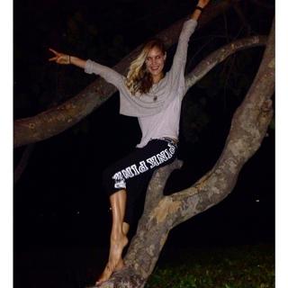 Joy Corrigan feet photo thumbnail