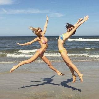 Joy Corrigan feet photo thumbnail