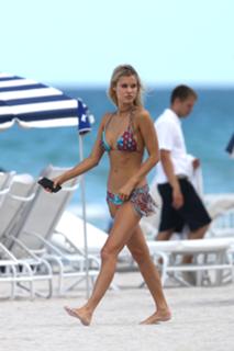 Joy Corrigan feet photo thumbnail