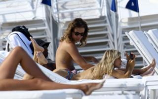 Joy Corrigan feet photo thumbnail