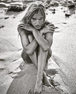 Joy Corrigan feet photo thumbnail