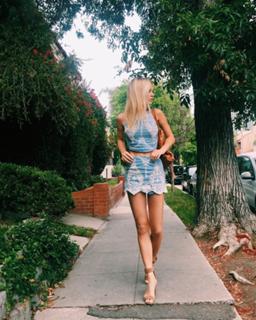 Joy Corrigan feet photo thumbnail