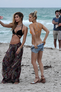 Joy Corrigan feet photo thumbnail