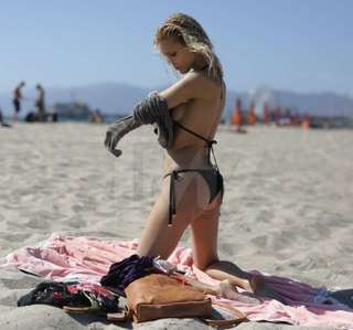 Joy Corrigan feet photo thumbnail