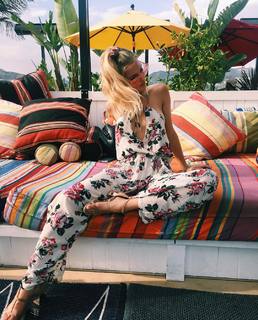 Joy Corrigan feet photo thumbnail