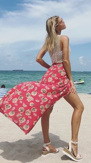 Joy Corrigan feet photo thumbnail