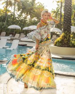 Joy Corrigan feet photo thumbnail