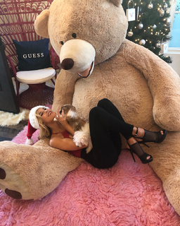 Joy Corrigan feet photo thumbnail