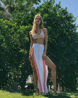 Joy Corrigan feet photo thumbnail