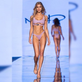 Joy Corrigan feet photo thumbnail