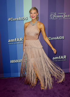 Joy Corrigan feet photo thumbnail