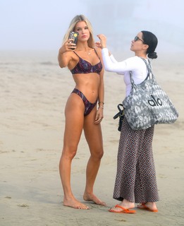 Joy Corrigan feet photo thumbnail