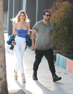 Joy Corrigan feet photo thumbnail