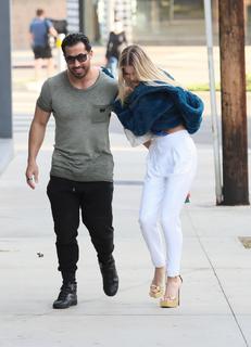 Joy Corrigan feet photo thumbnail