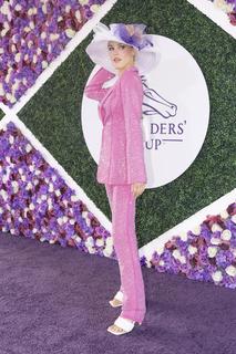 Joy Corrigan feet photo thumbnail