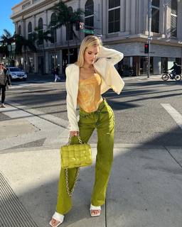 Joy Corrigan feet photo thumbnail