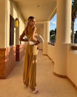 Joy Corrigan feet photo thumbnail