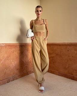 Joy Corrigan feet photo thumbnail