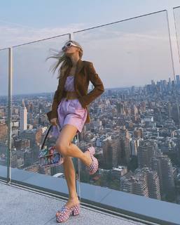 Joy Corrigan feet photo thumbnail