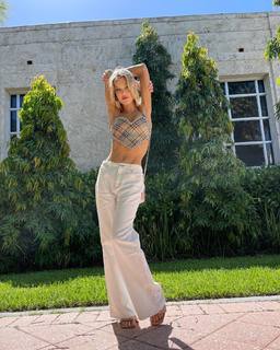 Joy Corrigan feet photo thumbnail