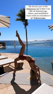 Joy Corrigan feet photo thumbnail