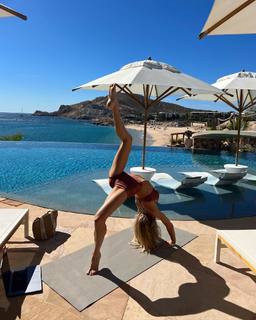 Joy Corrigan feet photo thumbnail