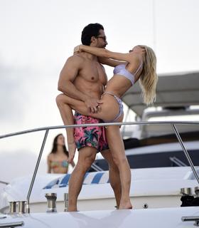 Joy Corrigan feet photo thumbnail