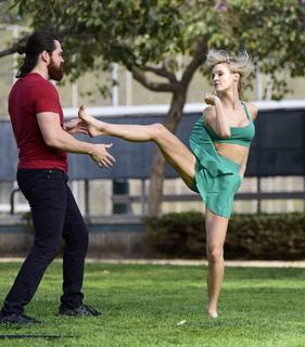 Joy Corrigan feet photo thumbnail