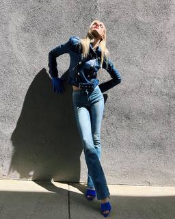 Joy Corrigan feet photo thumbnail