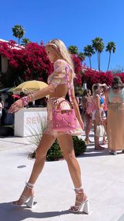 Joy Corrigan feet photo thumbnail