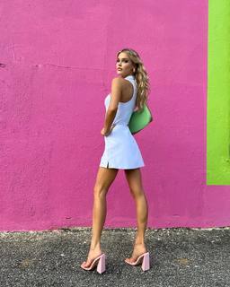 Joy Corrigan feet photo thumbnail