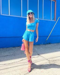 Joy Corrigan feet photo thumbnail