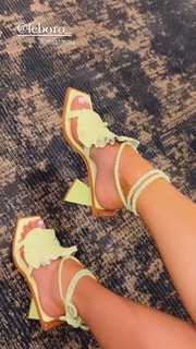 Joy Corrigan feet photo thumbnail