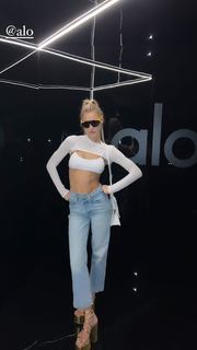 Joy Corrigan feet photo thumbnail