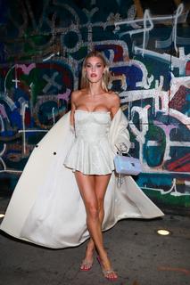 Joy Corrigan feet photo thumbnail