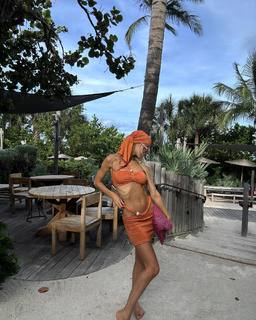 Joy Corrigan feet photo thumbnail