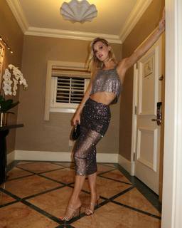 Joy Corrigan feet photo thumbnail