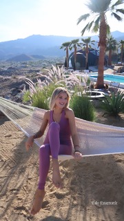 Joy Corrigan feet photo thumbnail