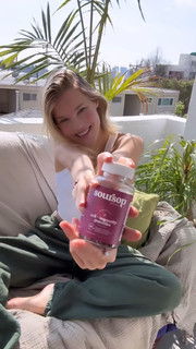 Joy Corrigan feet photo thumbnail