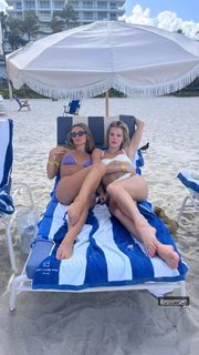 Joy Corrigan feet photo thumbnail