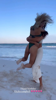 Joy Corrigan feet photo thumbnail