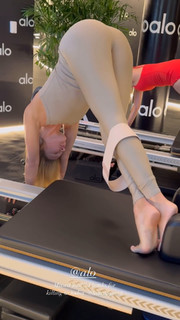 Joy Corrigan feet photo thumbnail