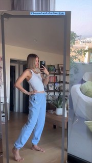 Joy Corrigan feet photo thumbnail