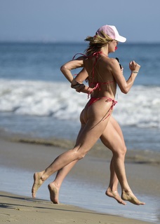 Joy Corrigan feet photo thumbnail